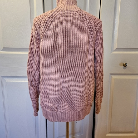GAP pink turtleneck sweater size M. - Picture 4 of 7